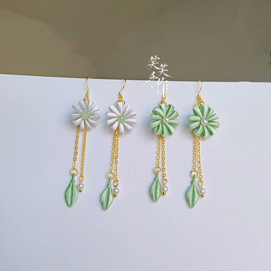 Handmade Chanhua Dangle Earrings with 925 Silver & Natural Pearl – Elegant Green & White Floral Jewelry