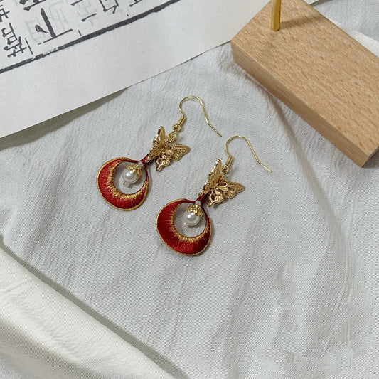 Handmade Chanhua Butterfly & Pearl Dangle Earrings